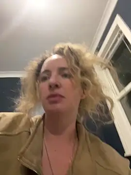 Snapshot of curlyirishgirl chatting on 27, 2, 2026 curlyirishgirl online show from 27, 2, 2026