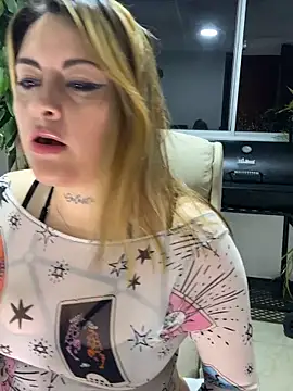 Snapshot of Serena_glow chatting on 3, 3, 2026 Serena glow online show from 3, 3, 2026