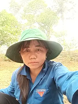 lyly sexx online show from 27, 3, 2026