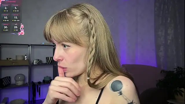 RosaMoore online show from 24, 4, 2026