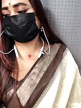 Snapshot of Cutie_Nila chatting on 7, 7, 2026 Cutie Nila online show from 7, 7, 2026