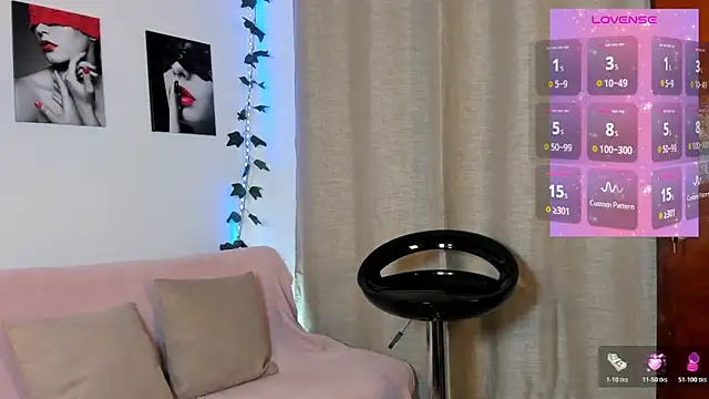 Snapshot of Rebeca_Marchetti chatting on 5, 6, 2026 Rebeca Marchetti online show from 5, 6, 2026