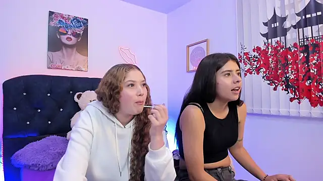 Snapshot of valeria_and_zoe chatting on 2, 3, 2026 valeria and zoe online show from 2, 3, 2026