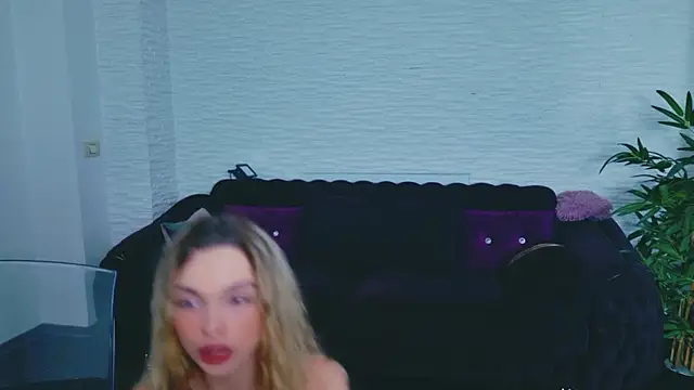 LannaSkyy online show from 15, 4, 2026