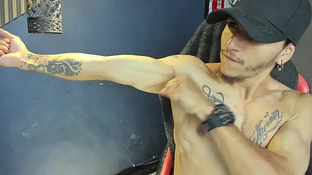 DanteLuxx online show from 2, 4, 2026