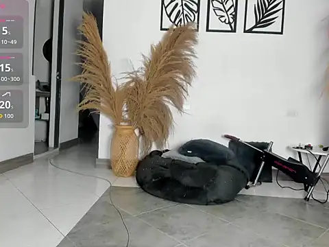 yerliss petitee online show from 13, 3, 2026