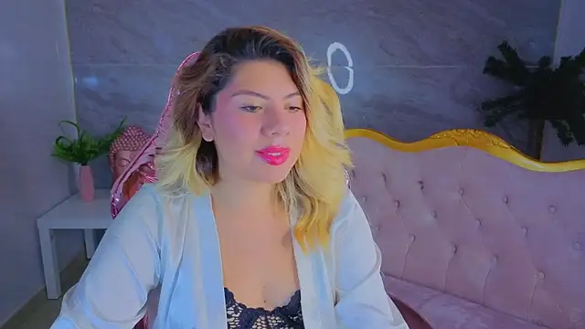 Snapshot of Victoria01_s chatting on 3, 3, 2026 Victoria01 s online show from 3, 3, 2026