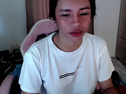 Snapshot of Maxinelove1 chatting on 29, 6, 2026 Maxinelove1 online show from 29, 6, 2026
