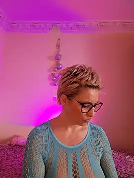 Snapshot of LunaBlaise chatting on 22, 4, 2026 LunaBlaise online show from 22, 4, 2026