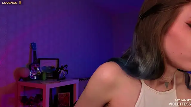 Snapshot of violettess chatting on 20, 5, 2026 violettess online show from 20, 5, 2026