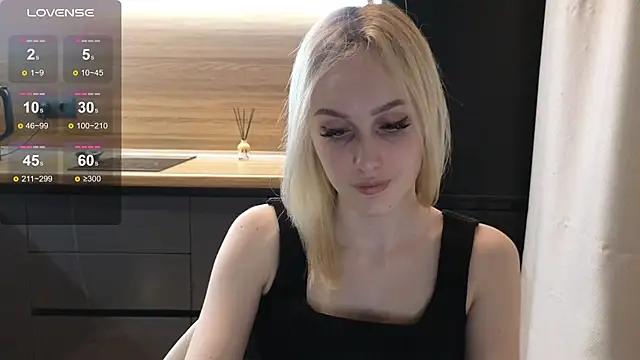 Snapshot of Bella_Villen chatting on 3, 6, 2026 Bella Villen online show from 3, 6, 2026