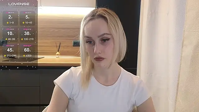 Snapshot of Bella_Villen chatting on 18, 6, 2026 Bella Villen online show from 18, 6, 2026