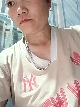 Lindxx-hot online show from 11, 4, 2026