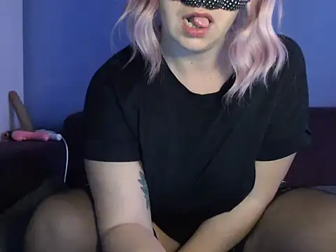 Snapshot of Gin_Pink chatting on 6, 5, 2026 Gin Pink online show from 6, 5, 2026
