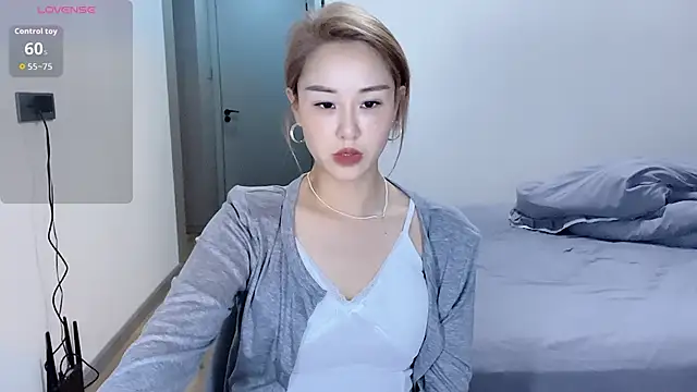 xiaolu-686 online show from 15, 4, 2026