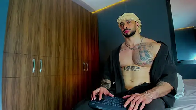 Snapshot of massimo_visconti chatting on 11, 3, 2026 massimo visconti online show from 11, 3, 2026