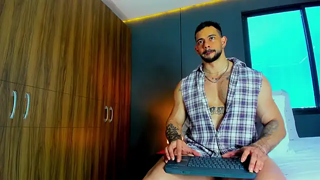 Snapshot of massimo_visconti chatting on 24, 3, 2026 massimo visconti online show from 24, 3, 2026