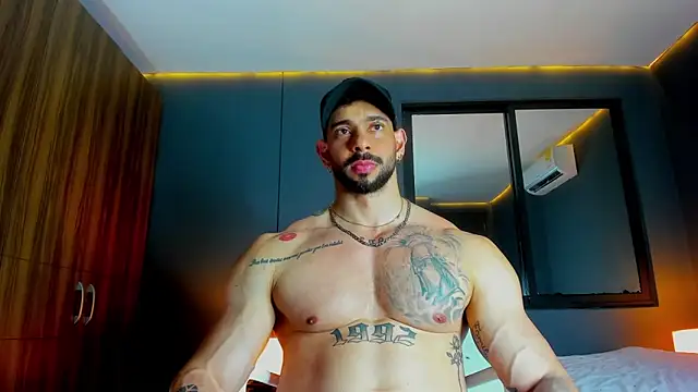 Snapshot of massimo_visconti chatting on 28, 3, 2026 massimo visconti online show from 28, 3, 2026