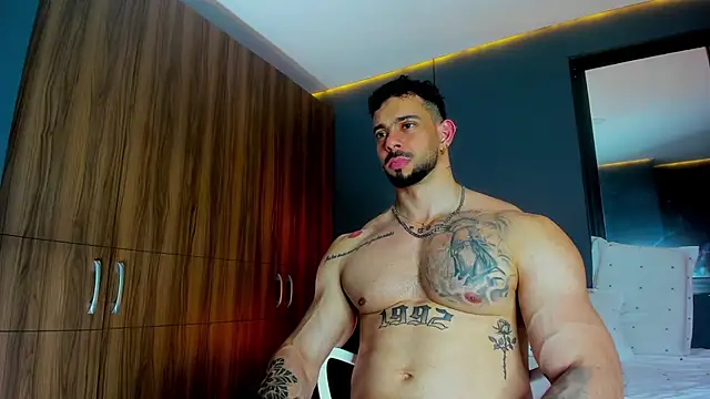 Snapshot of massimo_visconti chatting on 2, 4, 2026 massimo visconti online show from 2, 4, 2026