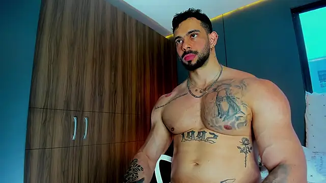 Snapshot of massimo_visconti chatting on 9, 4, 2026 massimo visconti online show from 9, 4, 2026