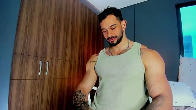 Snapshot of massimo_visconti chatting on 10, 4, 2026 massimo visconti online show from 10, 4, 2026