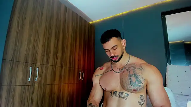 Snapshot of massimo_visconti chatting on 11, 4, 2026 massimo visconti online show from 11, 4, 2026