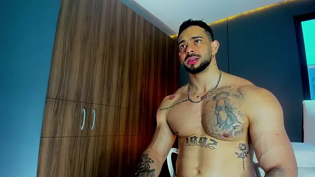 Snapshot of massimo_visconti chatting on 15, 4, 2026 massimo visconti online show from 15, 4, 2026