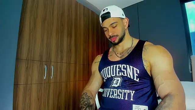 Snapshot of massimo_visconti chatting on 16, 4, 2026 massimo visconti online show from 16, 4, 2026