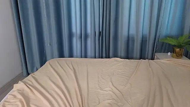 Snapshot of MollySally chatting on 6, 5, 2026 MollySally online show from 6, 5, 2026