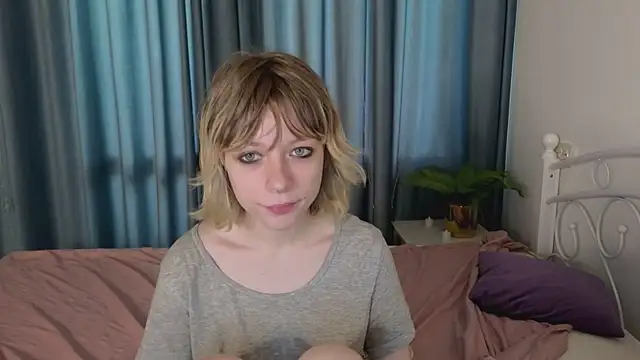 Snapshot of MollySally chatting on 13, 5, 2026 MollySally online show from 13, 5, 2026