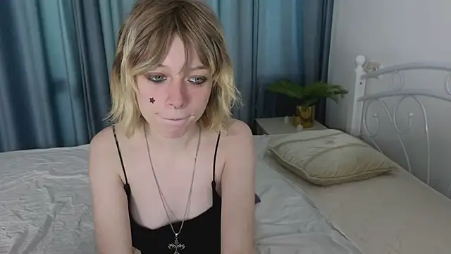 Snapshot of MollySally chatting on 25, 5, 2026 MollySally online show from 25, 5, 2026