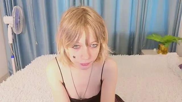 Snapshot of MollySally chatting on 4, 6, 2026 MollySally online show from 4, 6, 2026