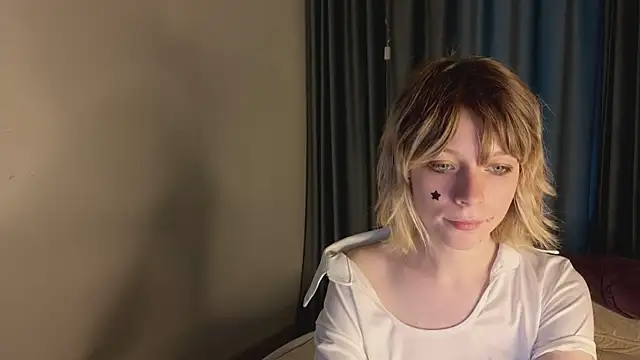 Snapshot of MollySally chatting on 5, 6, 2026 MollySally online show from 5, 6, 2026