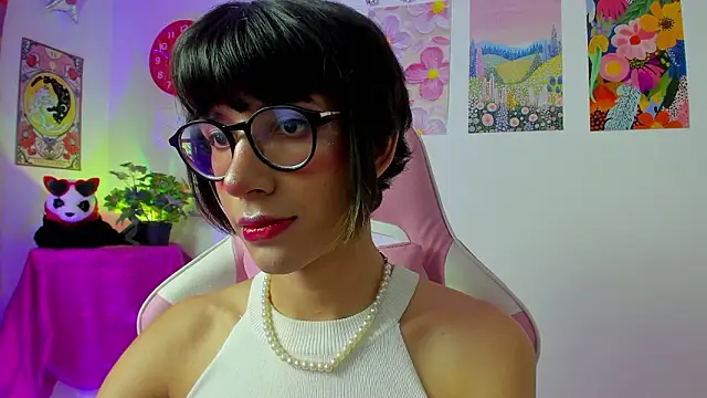 Snapshot of Madeline_21 chatting on 3, 3, 2026 Madeline 21 online show from 3, 3, 2026