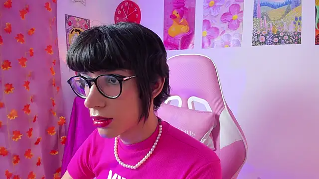 Madeline 21 online show from 13, 3, 2026