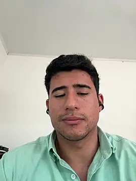 Snapshot of David-latinlover chatting on 7, 7, 2026 David-latinlover online show from 7, 7, 2026