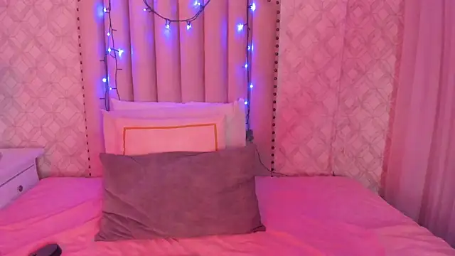 mika doll online show from 14, 4, 2026