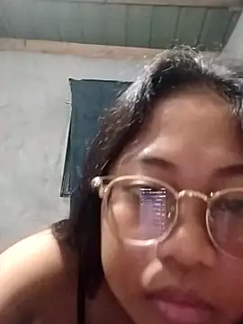 Snapshot of angelpinay44 chatting on 5, 4, 2026 angelpinay44 online show from 5, 4, 2026