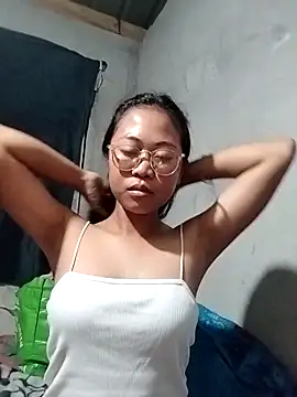 Snapshot of angelpinay44 chatting on 13, 4, 2026 angelpinay44 online show from 13, 4, 2026