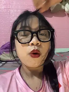 Snapshot of Leeeeiu chatting on 1, 5, 2026 Leeeeiu online show from 1, 5, 2026