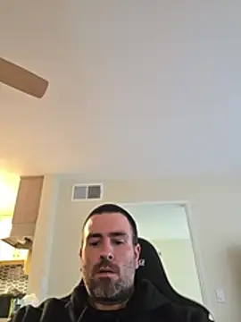 Snapshot of Biggbaddwulf7 chatting on 25, 6, 2026 Biggbaddwulf7 online show from 25, 6, 2026