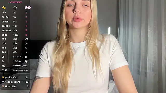 AlexaDeviliciouss online show from 18, 4, 2026