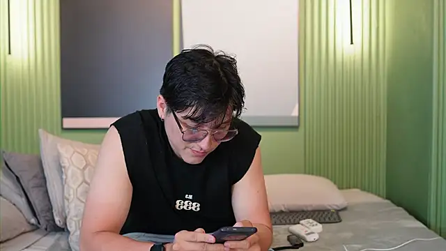 Mia and Belmonth online show from 22, 5, 2026