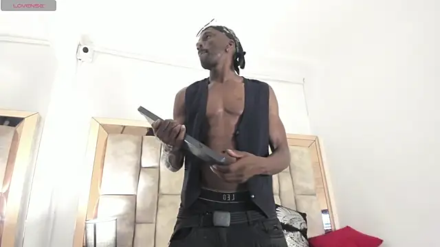 Titan Moreno  online show from 7, 4, 2026