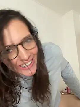 hollyharmd online show from 6, 3, 2026