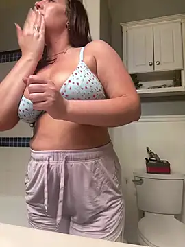 hollyharmd online show from 10, 4, 2026