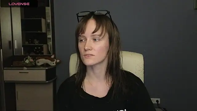 Tender Swan online show from 17, 4, 2026