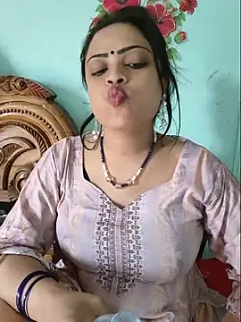 Snapshot of Beauty-3 chatting on 13, 7, 2026 Beauty-3 online show from 13, 7, 2026