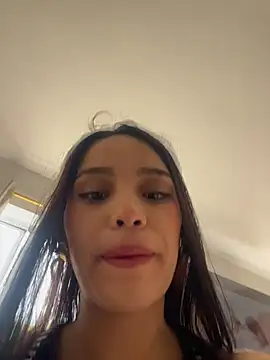 Mia-villalobos online show from 6, 4, 2026