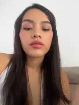 Mia-villalobos online show from 28, 6, 2026